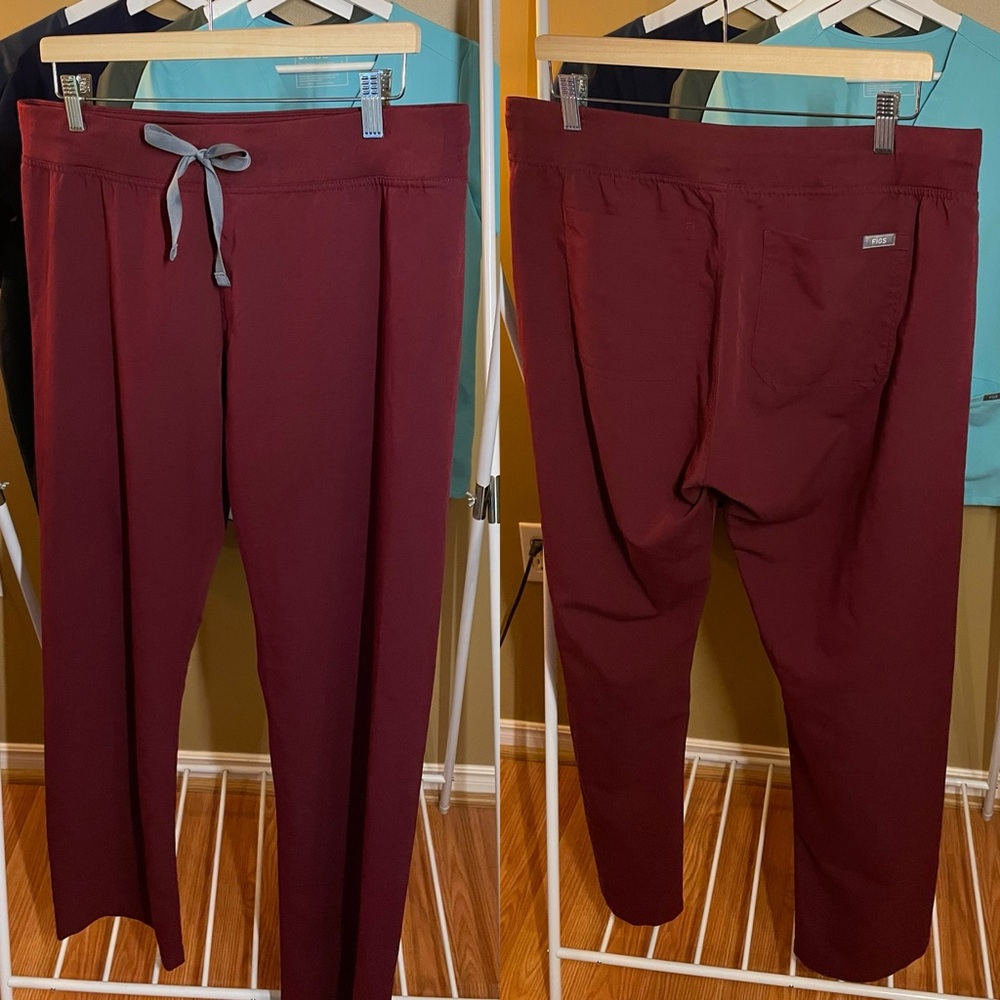 Figs Women’s Burgundy Scrub Pants